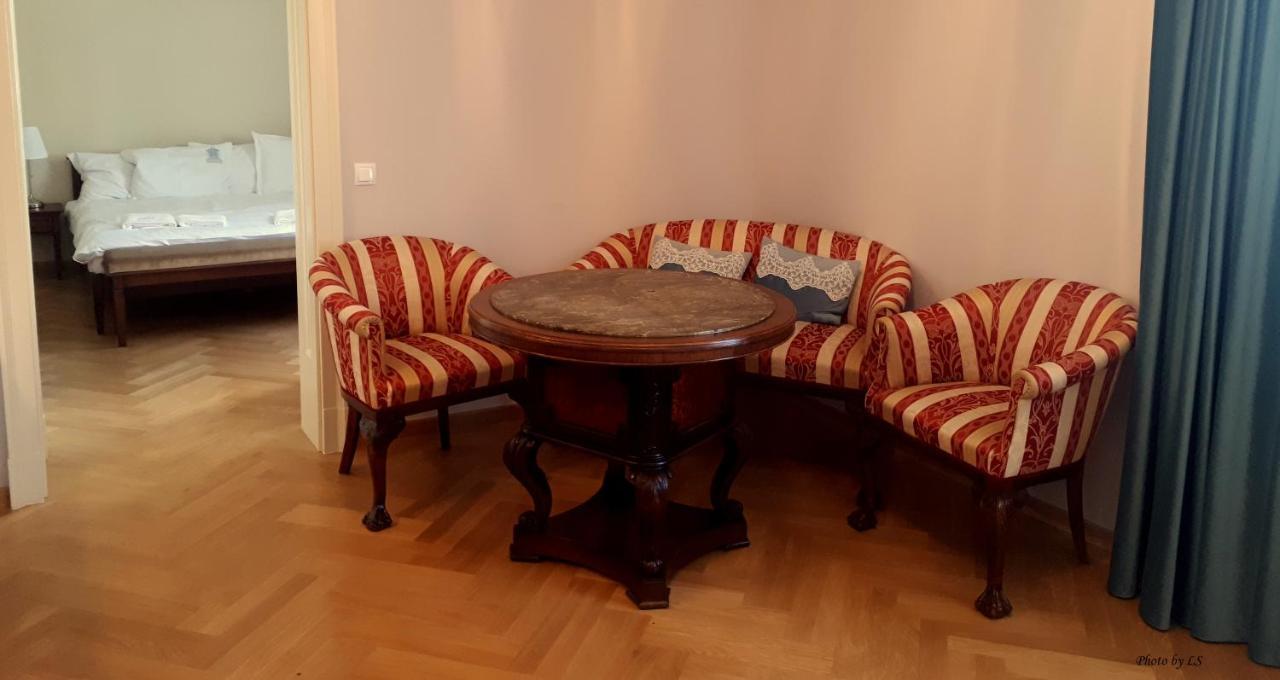 Kasztanowy Palac Swadzim Exterior foto